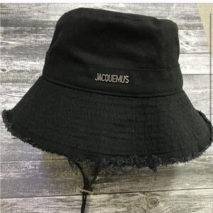 Jacquemus bucket hat